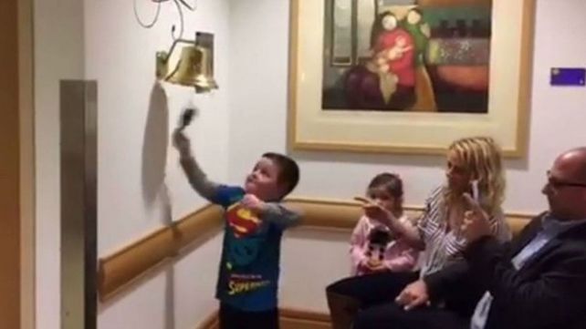 El conmovedor video de un niño de 6 años que festeja haber ganado la pelea al cáncer