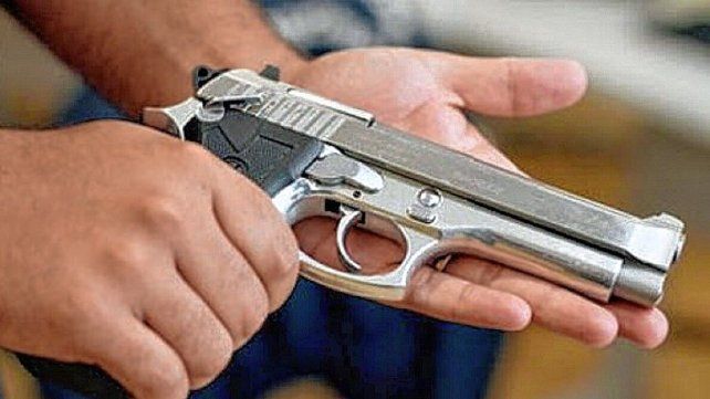 La Agencia Nacional de Materiales Controlados (ANMaC) establece una serie de exigencias para ser legítimo usuario de armas.