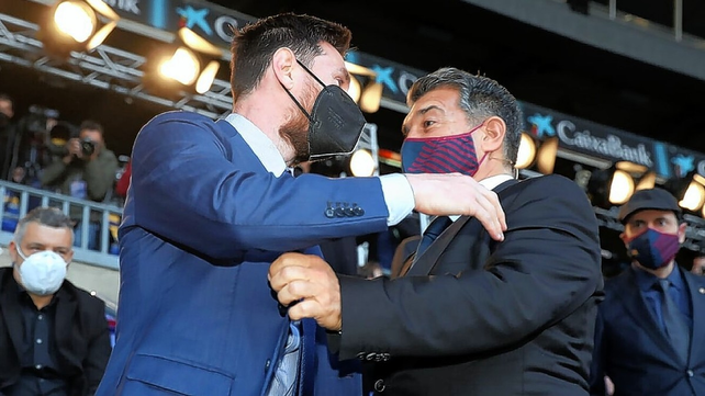 El presidente del Barcelona Joan Laporta aseguró que le ofrecerá a Lionel Messi un contrato de por vida.