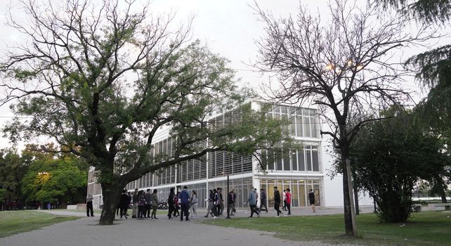 El Isef Nº 11 se creó en noviembre de 1944. Desde entonces por sus aulas pasaron decenas de miles de alumnos.