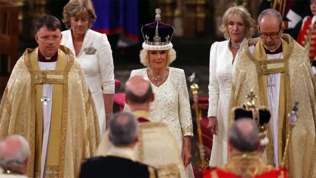 Camila con la corona&nbsp;