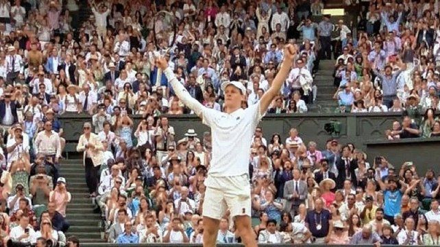 Sinner venció con autoridad a Alcaraz y festejó en Wimbledon Sinner venció con autoridad a Alcaraz y festejó en Wimbledon