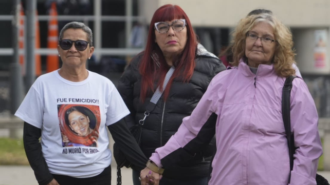 Familiares de Vanesa Celma en el acto de esta mañana en el Centro de Justicia Penal