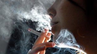 Inglaterra prohíbe vender cigarrillos a quienes hayan nacido después de 2008