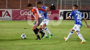 Estudiantes ganó en Mendoza y se ilusiona con llegar a la Copa Libertadores