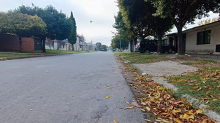 Crimen en zona sur. Khantuta al 1700, el lugar donde este viernes mataron a un hombre de una puñalada en el cuello.