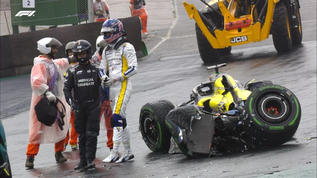 Así quedó el Williams de Albon, hecho una albóndiga.