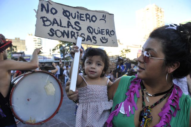 Imagen de la protesta de murgas rosarinas en respuesta a la represi&oacute;n en una villa. La foto fue tomada en febrero de 2016.&nbsp;