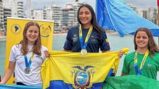 Sofía Garcés (izquierda) de Unión fue segunda en la Copa Pacífico en la prueba de 5km en Ecuador