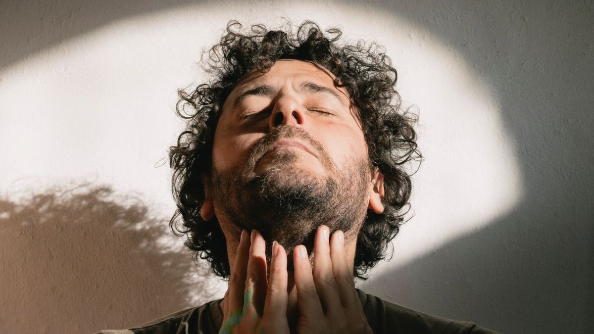 Raly Barrionuevo: "Vuelvo a ser niño cuando escribo canciones"