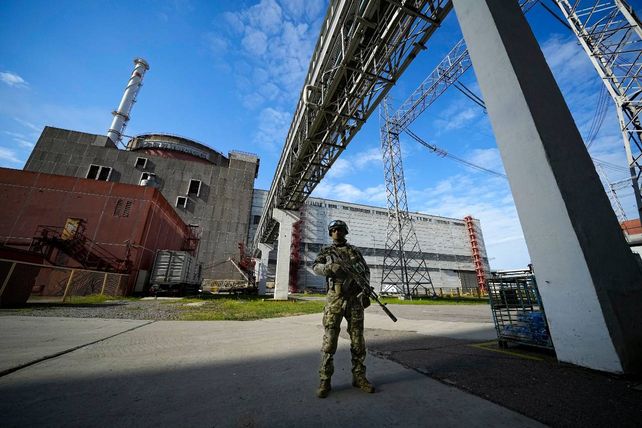 La enorme central nuclear de Zaporiyia está ocupada por el ejército ruso.&nbsp;