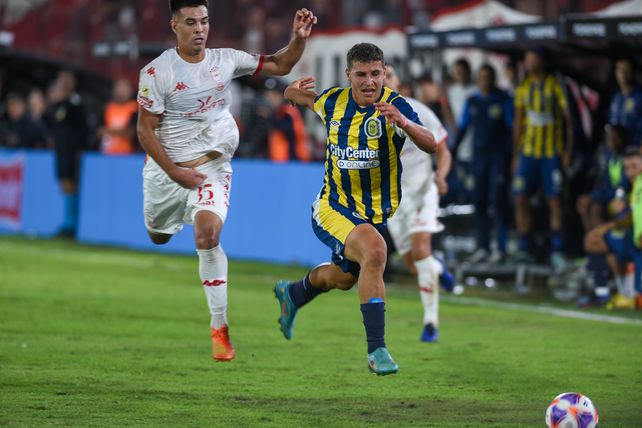 Gino Infantino venía siendo titular, pero en el último partido Russo lo sacó del equipo para que ingrese Komar.