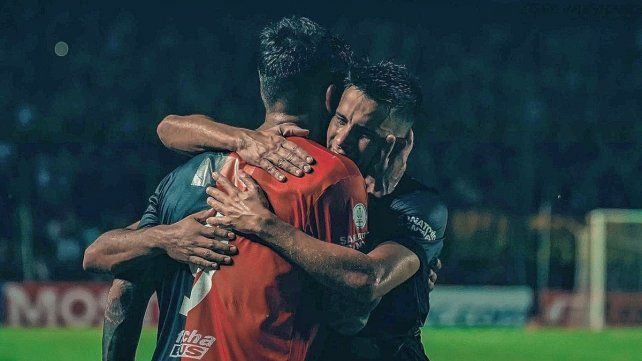 El Ruso Ramenzoni soslayó que la presencia de Colón en Primera Nacional le da mucha jerarquía al certamen. El Ruso Ramenzoni soslayó que la presencia de Colón en Primera Nacional le da mucha jerarquía al certamen.