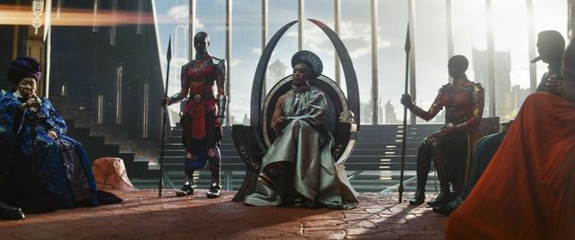 La película rinde tributo al fallecido Chadwick Boseman