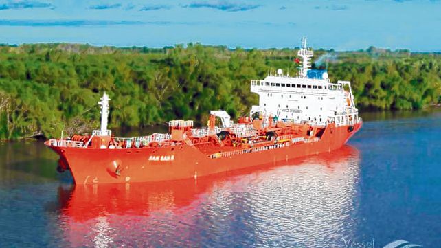 La embarcaci&oacute;n. El buque petrolero