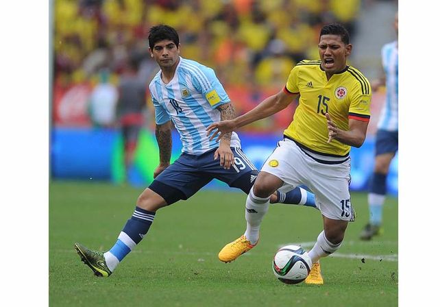 Argentina derrotó a Colombia en Barranquilla y por fin conoció la victoria