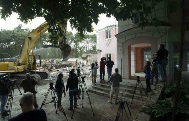 Los nuevos dueños de la mansión de Pablo Escobar en Miami encontraron una pequeña cajar fuerte.