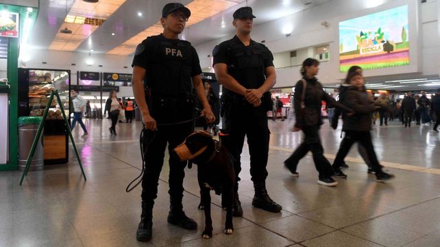 Este miércoles a la mañana comenzó el despliegue de fuerzas federales en Buenos Aires dispuestas por el protocolo antipiquetes del gobierno nacional. 