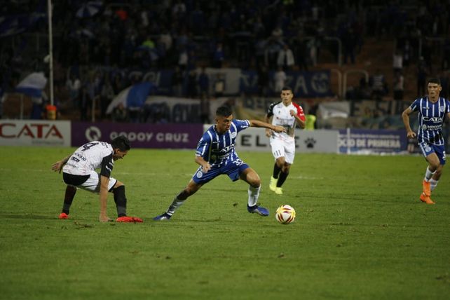 Patronato cayó en los penales y quedó eliminado en Mendoza