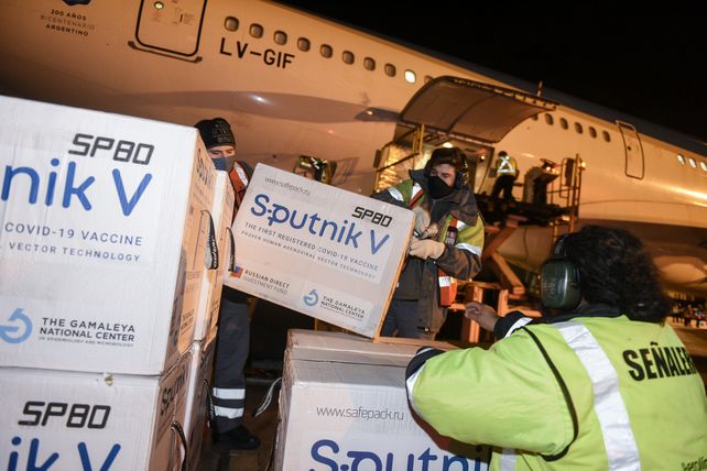 Partió un nuevo vuelo de Aerolíneas Argentinas a Moscú para traer vacunas Sputnik V