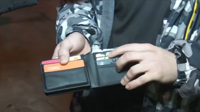 Robo violento. El joven recibió un tiro en la pierna que dio en la billetera.
