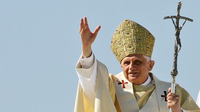 El Papa Francisco presidirá el funeral de Benedicto XVI este jueves en Roma