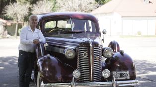 Marcelo Lotuffo y su Buick 39 bordó: Este es el Century, el otro es el Special, y está el Limited, que es un poco más largo y viene con asientos para adelante y para atrás &nbsp;