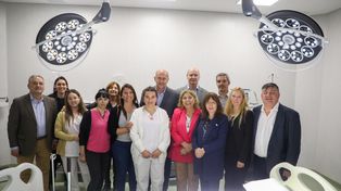 Se habilitaron dos quirófanos con alta tecnología, salas de partoy preparto, sala de recuperación intermedia y otras reparticiones anexas que totalizaron una superficie de 600 metros cuadrados cubiertos.
