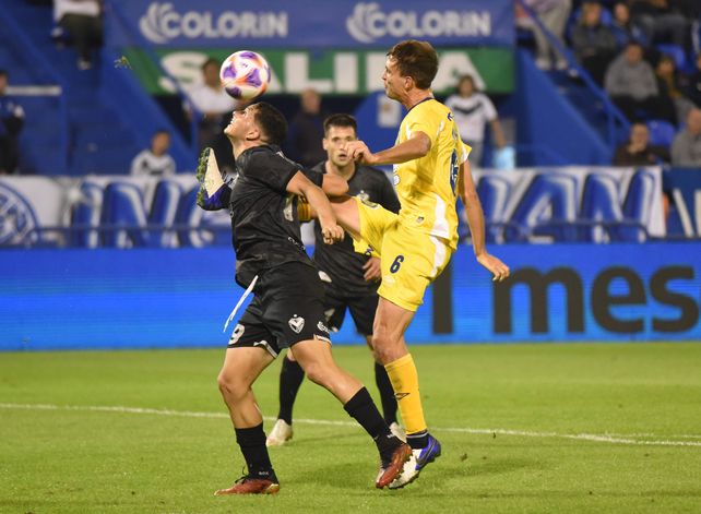 Firme. Komar viene de cumplir un buen rol en Liniers ante Vélez y contra Central Norte