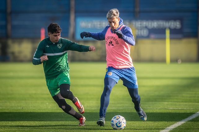 Sández regresó de la selección y se puso bajo las órdenes de Holan. Anotó un gol en el empate de Central ante Sarmiento.