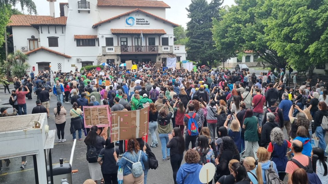 Familiares y trabajadores de la discapacidad tomaron la sede de la Andis en reclamo de respuestas