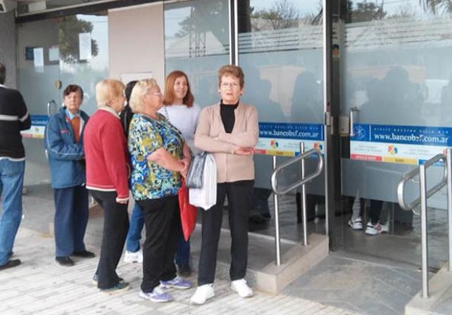 La sucursal bancaria asaltada esta mañana ubicada en San Lorenzo al 600 de la vecina localidad.