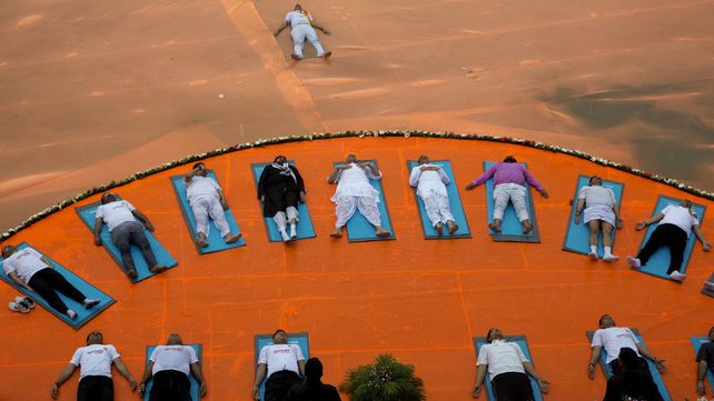 La India  celebra el Día Internacional del Yoga