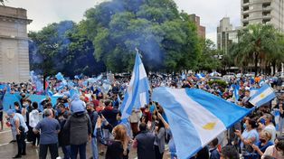 Masiva manifestación celeste en Santa Fe en contra del proyecto de legalización del aborto