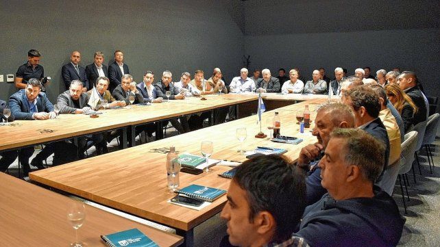 El presidente de Unión reveló qué les pidió Tapia en AFA El presidente de Unión reveló qué les pidió Tapia en AFA