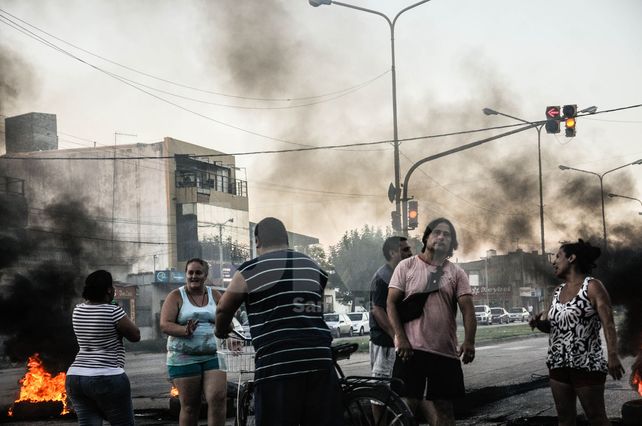 Vecinos del norte reclamaron bombas extractoras y asistencia médica