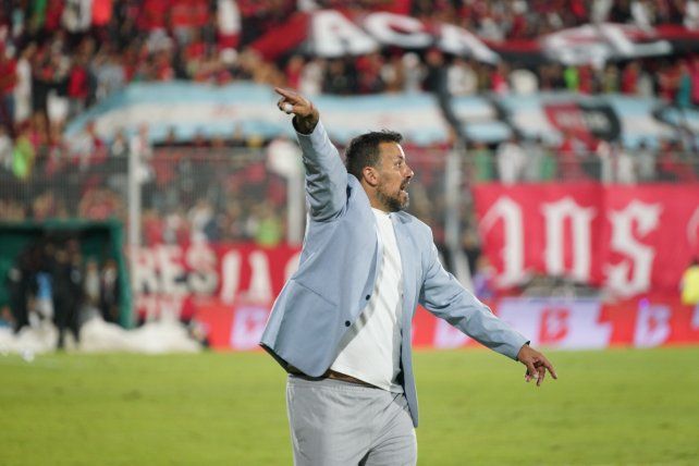 El Ogro Fabbiani no meterá mano en el equipo de Newells