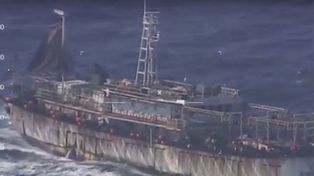 Prefectura hundió un barco chino que pescaba en las costas de Chubut