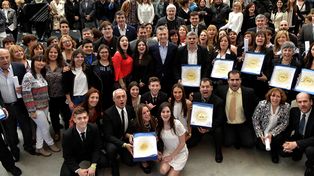 Macri entregó millonario premio a docentes