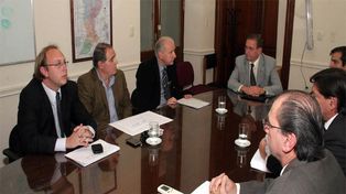 Presentaron un plan de regularización de pagos a empresas constructoras