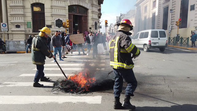 Vendedores ambulantes se quejaron por decomiso de mercadería