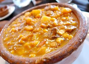 Cocinar un típico locro para seis personas cuesta más de $100