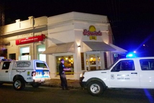 Robaron a mano armada una panadería