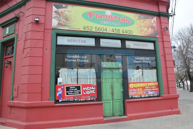 Rompen el blíndex y roban la recaudación de un restorán