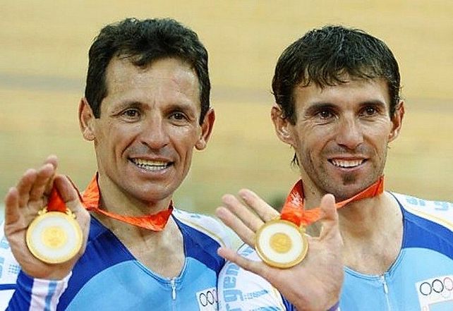 Curuchet junto a Walter P&eacute;rez cuando logr&oacute; el oro en Beijing 2008.