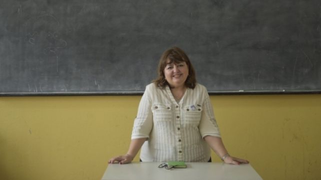 Al frente del curso. Cristina Gómez Centurión dicta clases en la escuela Santa Margarita