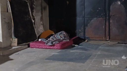 El frío se instaló en la ciudad y son más de 300 las personas asistidas en situación de calle: piden ayuda con las viandas de comida