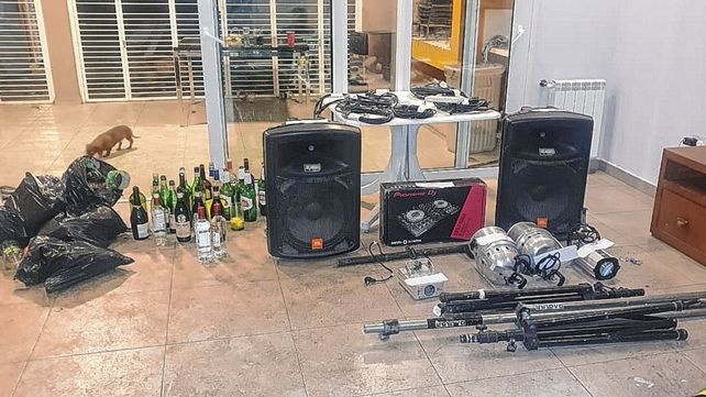 Desactivaron una fiesta clandestina con más de 150 personas en pleno centro de Paraná