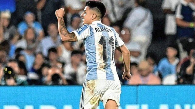 Almada consiguió el gol 2.000 en la historia de la Selección Argentina Almada consiguió el gol 2.000 en la historia de la Selección Argentina