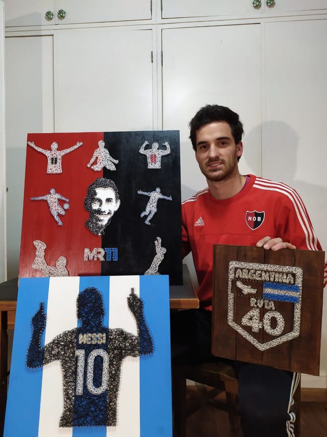 El artista rosarino y su obra con hilos y clavos sobre la Fiera Rodr&iacute;guez